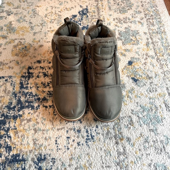 UGG Snow Booties - Picture 1 of 5